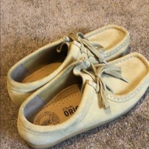 Women's Clarks Wallabee Maple Suede Size 6